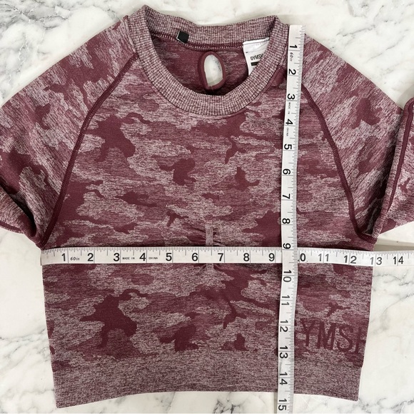 Gymshark Camo Seamless Two Piece Set in “Berry” - Picture 8 of 16